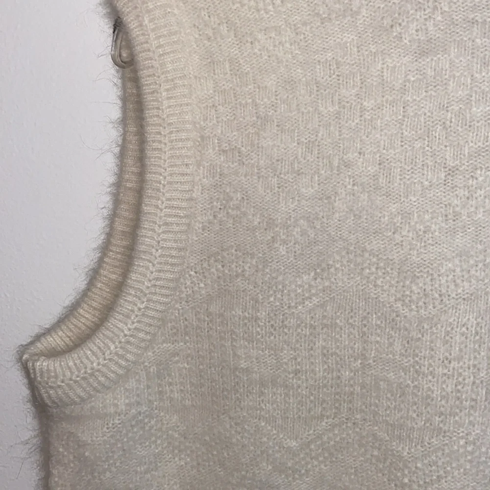 Vintage Monte Carlo Collection Kid Angora Sweater Vest size 40, good condition
